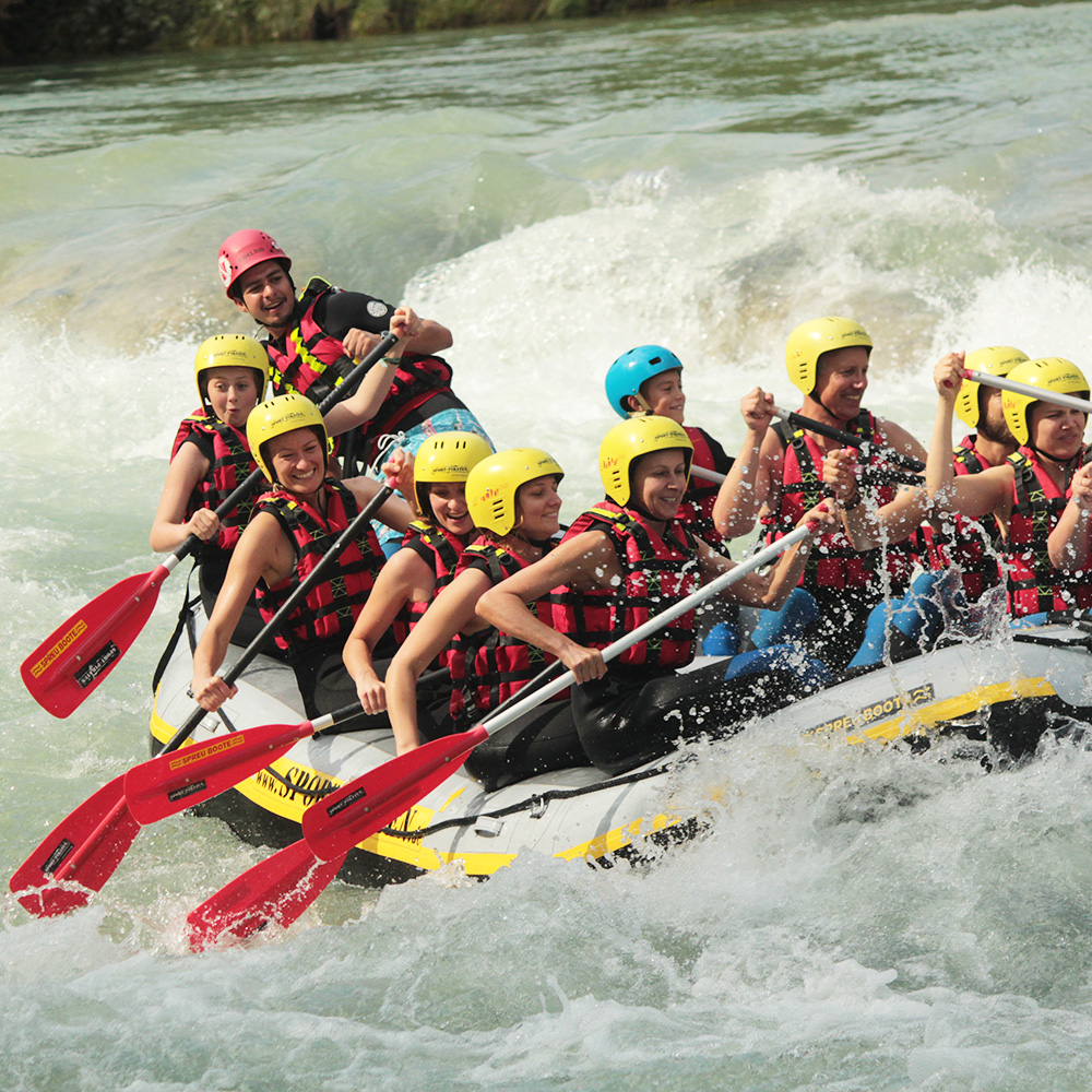 Tölz　on　to　Isar　board　I　Bad　Rafting　Lenggries　Bavaria　Come